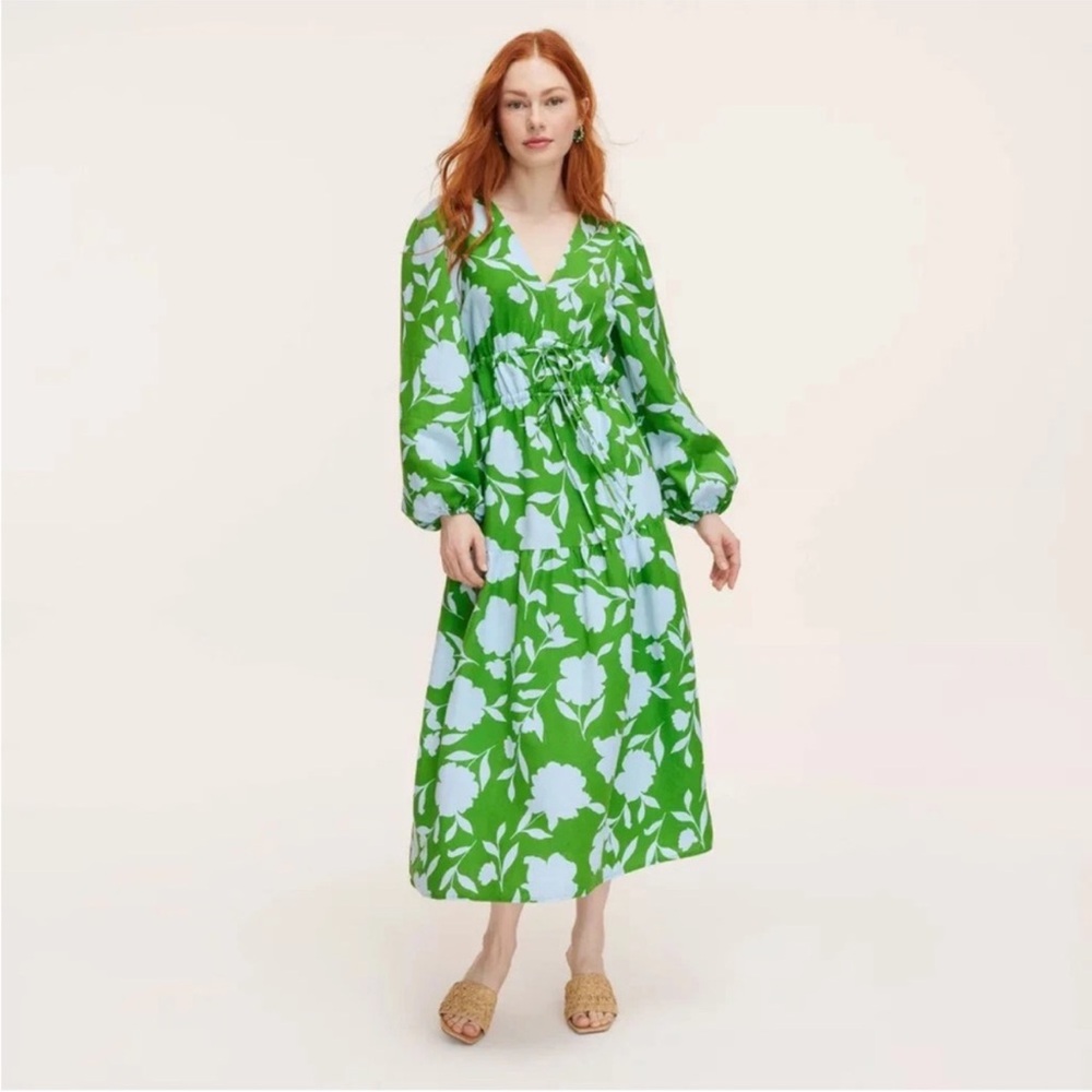 Elegant Green and White Floral Long Sleeve Dress